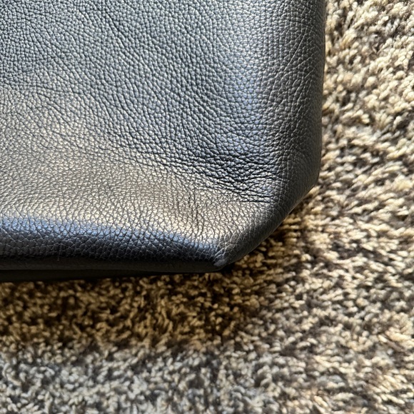 Cuyana Classic Structured Leather Tote with canvas insert - Picture 3 of 15